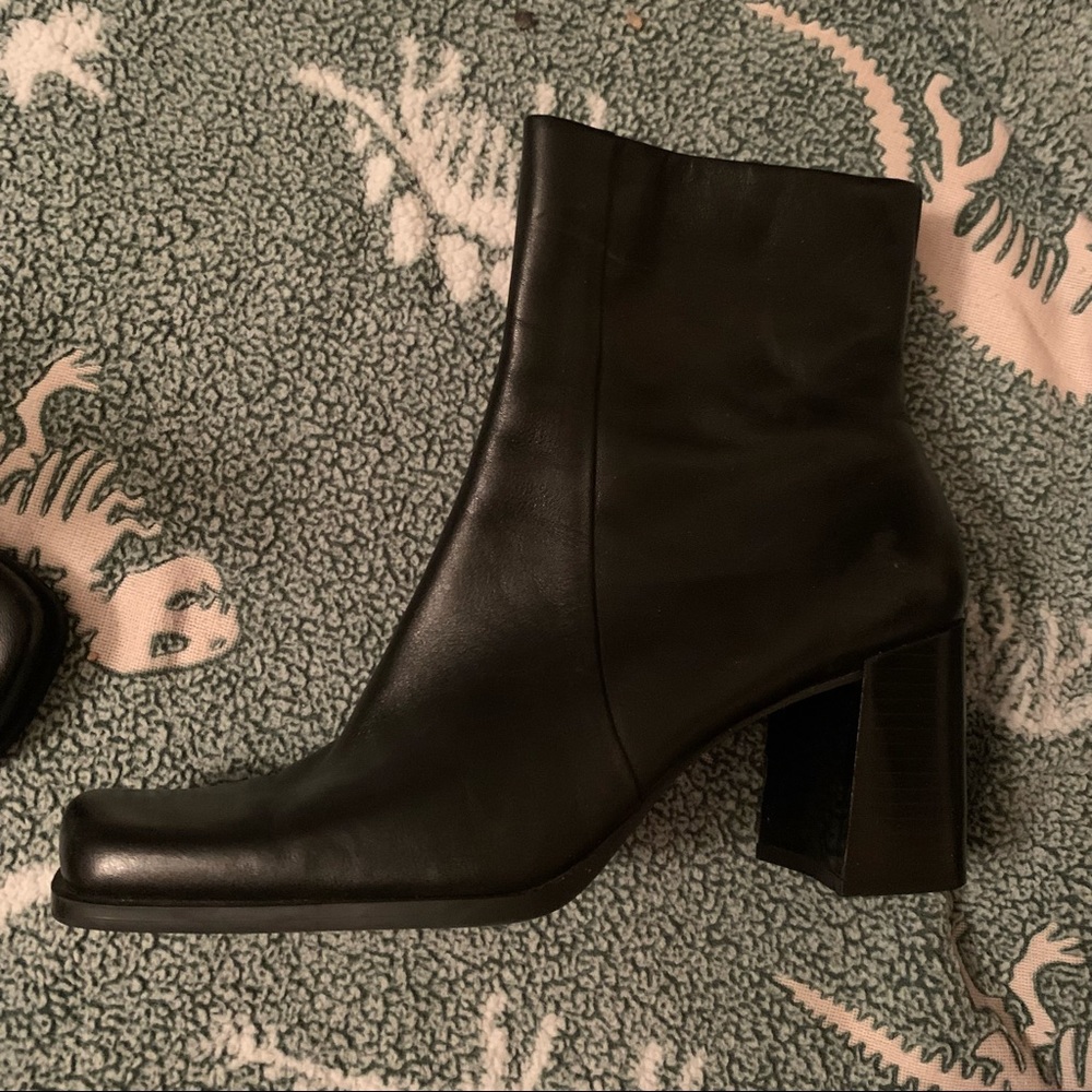 90s square toe boots !